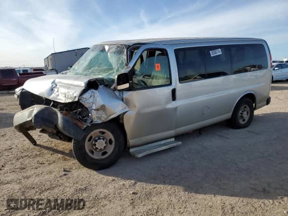 2011 Chevrolet Express Passenger 1LS с VIN 1GAWGPFA0B1162893, выставлен на аукционе Copart как лот 82565714 с пробегом Не указан миль и Списание • Salvage title. История ставок и продаж доступна на DreamBid. Изображение 1.