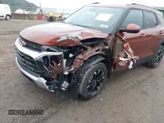 2021 Chevrolet TrailBlazer LT z VIN KL79MRSL6MB080984, wystawiony jako IAAI lot #43375878 z przebiegiem 45 494 mil mil oraz . Historia ofert i sprzedaży dostępna na DreamBid. Obrazek 6.