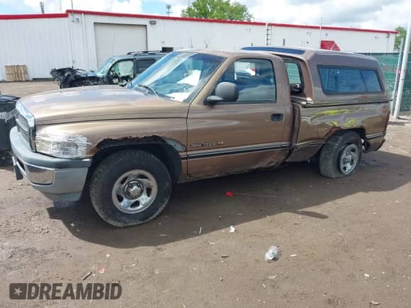 2001 Dodge 1500 Work Special с VIN 1B7HC16X11S227370, выставлен на аукционе IAAI как лот 42221026 с пробегом 124 934 миль миль и . История ставок и продаж доступна на DreamBid. Изображение 2.
