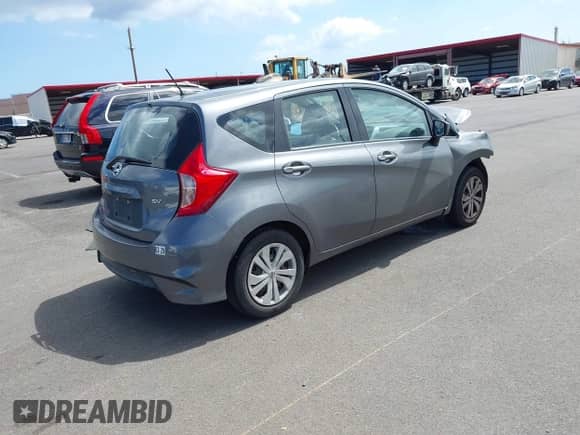 2018 Nissan Note S z VIN 3N1CE2CP7JL355502, wystawiony jako IAAI lot #42444692 z przebiegiem 77 619 mil mil oraz . Historia ofert i sprzedaży dostępna na DreamBid. Obrazek 4.