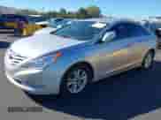 2013 Hyundai Sonata GLS z VIN 5NPEB4AC3DH681294, wystawiony jako IAAI lot #43496334 z przebiegiem 103 263 mil mil oraz . Historia ofert i sprzedaży dostępna na DreamBid. Obrazek 2.