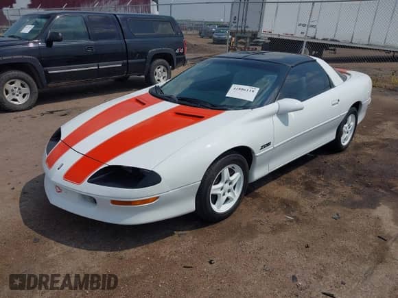 1997 Chevrolet Camaro Z28 с VIN 2G1FP22P9V2104027, выставлен на аукционе IAAI как лот 42886118 с пробегом 33 283 миль миль и . История ставок и продаж доступна на DreamBid. Изображение 2.