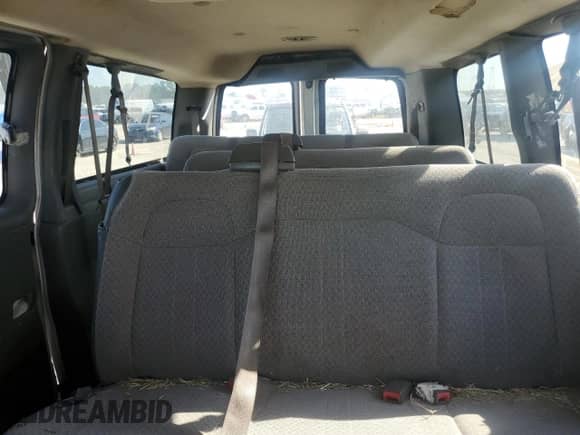 2017 Chevrolet Express Passenger LT с VIN 1GAZGMFG0H1276319, выставлен на аукционе Copart как лот 80793994 с пробегом 185 931 миль миль и Чистый • Clean title. История ставок и продаж доступна на DreamBid. Изображение 10.