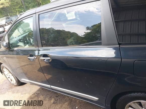 2016 Toyota Sienna Limited Premium with VIN 5TDDK3DC4GS135362, listed as a IAAI auction lot 43299081 with 199,342 mi miles and . Bid and sale history available at DreamBid. Image 14.