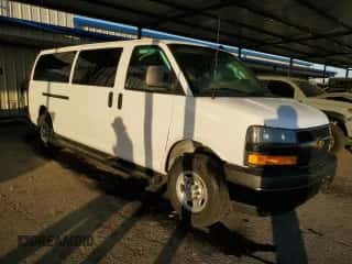 2023 Chevrolet Express Passenger LS с VIN 1GAZGNFP2P1259686, выставлен на аукционе Copart как лот 79679114 с пробегом 9 322 миль миль и Списание • Salvage title. История ставок и продаж доступна на DreamBid. Изображение 4.