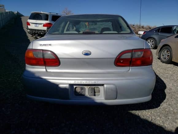 2005 Chevrolet Malibu Classic with VIN 1G1ND52F95M119473, listed as a Copart auction lot 88807605 with 240,350 mi miles and Salvage title. Bid and sale history available at DreamBid. Image 6.