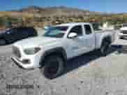 2022 Toyota Tacoma SR z VIN 3TYSZ5ANXNT090384, wystawiony jako Copart lot #80906685 z przebiegiem Nie podano mil oraz Szkoda całkowita • Salvage title. Historia ofert i sprzedaży dostępna na DreamBid. Obrazek 1.