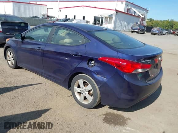 2013 Hyundai Elantra GLS z VIN 5NPDH4AE0DH169911, wystawiony jako IAAI lot #43145322 z przebiegiem 300 031 mil mil oraz . Historia ofert i sprzedaży dostępna na DreamBid. Obrazek 3.