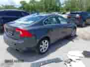 2016 Volvo S60 T5 Drive-E Premier z VIN YV126MFK9G2397028, wystawiony jako IAAI lot #42593825 z przebiegiem 67 080 mil mil oraz . Historia ofert i sprzedaży dostępna na DreamBid. Obrazek 4.