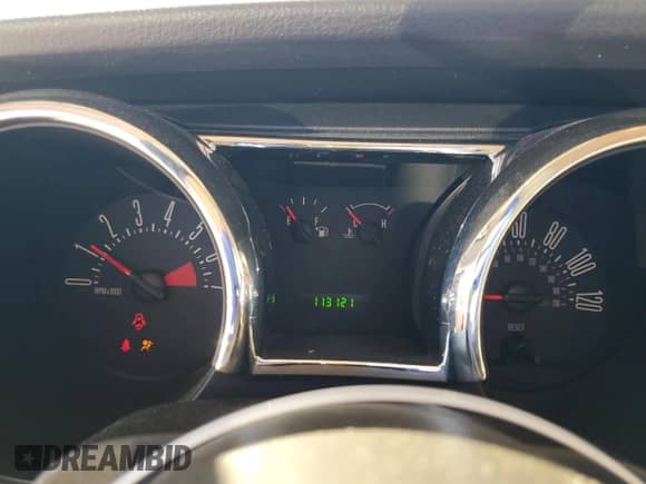 2005 Ford Mustang Deluxe z VIN 1ZVFT80N655138578, wystawiony jako Copart lot #81773235 z przebiegiem 113 121 mil mil oraz Szkoda całkowita • Salvage title. Historia ofert i sprzedaży dostępna na DreamBid. Obrazek 9.