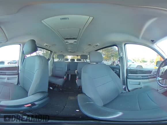 2010 Dodge Grand Caravan SXT z VIN 2D4RN5D17AR434368, wystawiony jako Copart lot #84520975 z przebiegiem 186 103 mil mil oraz Szkoda całkowita • Salvage title. Historia ofert i sprzedaży dostępna na DreamBid. Obrazek 15.