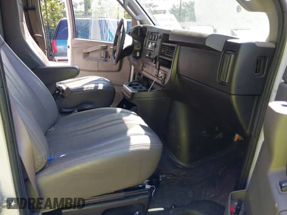 2017 Chevrolet Express Cargo с VIN 1GCWGAFFXH1255574, выставлен на аукционе IAAI как лот 43005245 с пробегом 144 217 миль миль и . История ставок и продаж доступна на DreamBid. Изображение 5.