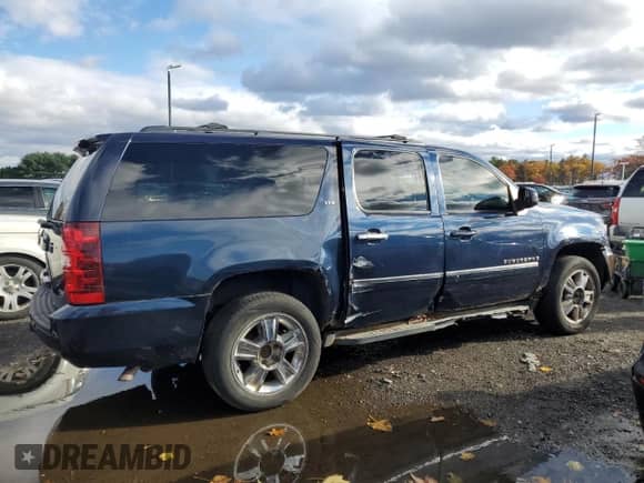 2009 Chevrolet Suburban LTZ z VIN 1GNFK36309R243475, wystawiony jako Copart lot #90379995 z przebiegiem 168 390 mil mil oraz Szkoda całkowita • Salvage title. Historia ofert i sprzedaży dostępna na DreamBid. Obrazek 3.