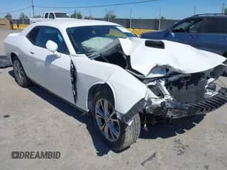 2021 Dodge Challenger SXT z VIN 2C3CDZGG2MH506461, wystawiony jako IAAI lot #42626595 z przebiegiem 81 205 mil mil oraz . Historia ofert i sprzedaży dostępna na DreamBid. Obrazek 1.