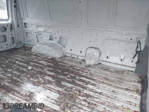 2004 Ford Econoline Cargo with VIN 1FTRE14W44HA43969, listed as a IAAI auction lot 41488289 with 268,097 mi miles and . Bid and sale history available at DreamBid. Image 8.