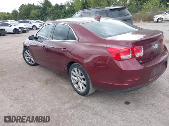 2015 Chevrolet Malibu LT z VIN 1G11D5SLXFF126832, wystawiony jako IAAI lot #43291645 z przebiegiem 172 901 mil mil oraz . Historia ofert i sprzedaży dostępna na DreamBid. Obrazek 3.