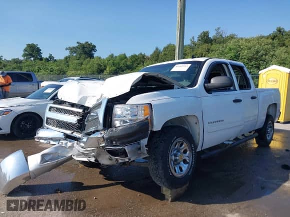 2013 Chevrolet Silverado 1500 LS z VIN 3GCPCREA1DG201452, wystawiony jako IAAI lot #43183933 z przebiegiem 217 889 mil mil oraz . Historia ofert i sprzedaży dostępna na DreamBid. Obrazek 17.