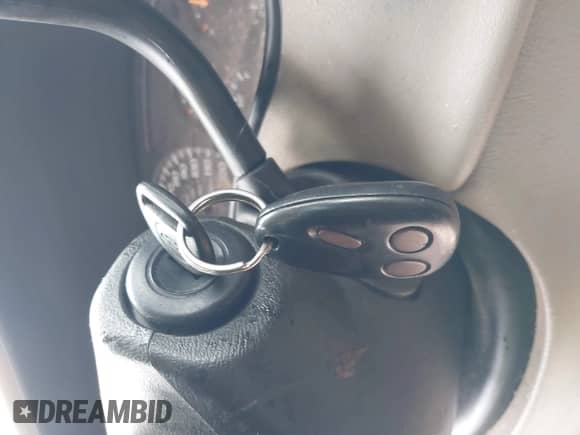 2005 Chevrolet Silverado 1500 LT with VIN 2GCEK13T951250845, listed as a IAAI auction lot 41093130 with 131,092 mi miles and . Bid and sale history available at DreamBid. Image 11.