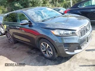 2020 Kia Sorento LX with VIN 5XYPG4A56LG621219, listed as a IAAI auction lot 43285891 with 88,624 mi miles and . Bid and sale history available at DreamBid. Image 1.