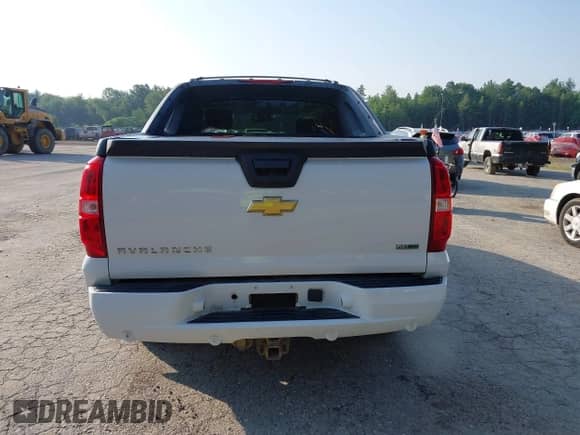 2011 Chevrolet Avalanche LT with VIN 3GNTKFE32BG353486, listed as a IAAI auction lot 42739696 with 123,879 mi miles and . Bid and sale history available at DreamBid. Image 16.