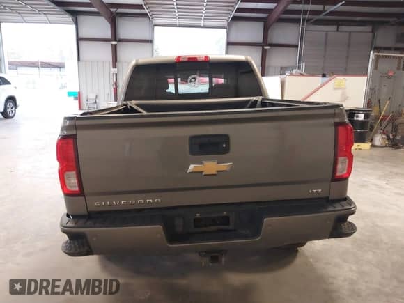 2017 Chevrolet Silverado 1500 LTZ z VIN 3GCUKSEJ4HG328926, wystawiony jako IAAI lot #41125958 z przebiegiem 248 071 mil mil oraz . Historia ofert i sprzedaży dostępna na DreamBid. Obrazek 17.