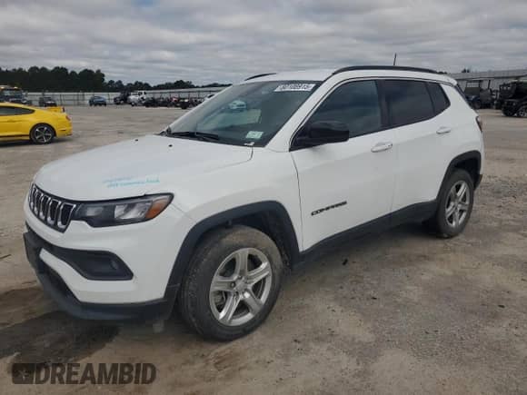 2023 Jeep Compass Latitude z VIN 3C4NJDBN8PT561711, wystawiony jako Copart lot #80108915 z przebiegiem 36 799 mil mil oraz Czysty tytuł • Clean title. Historia ofert i sprzedaży dostępna na DreamBid. Obrazek 1.