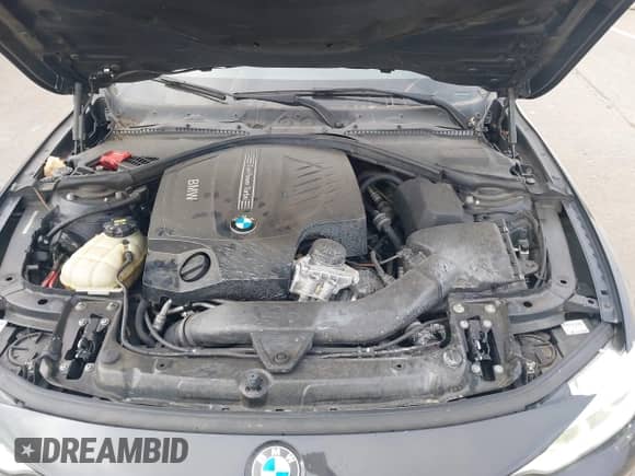 2015 BMW 4 Series 435i xDrive z VIN WBA4B3C54FD669696, wystawiony jako IAAI lot #42598793 z przebiegiem 124 510 mil mil oraz . Historia ofert i sprzedaży dostępna na DreamBid. Obrazek 10.