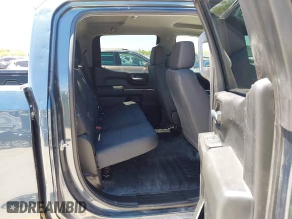 2019 Chevrolet Silverado 1500 Work Truck z VIN 1GCPYAEH0KZ421243, wystawiony jako IAAI lot #41930930 z przebiegiem 39 691 mil mil oraz . Historia ofert i sprzedaży dostępna na DreamBid. Obrazek 8.