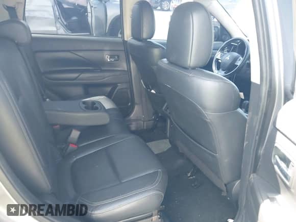 2019 Mitsubishi Outlander ES z VIN JA4AZ3A3XKZ020513, wystawiony jako IAAI lot #43344203 z przebiegiem 121 168 mil mil oraz . Historia ofert i sprzedaży dostępna na DreamBid. Obrazek 8.