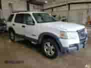 2006 Ford Explorer XLT z VIN 1FMEU73856UA60311, wystawiony jako Copart lot #67998975 z przebiegiem 208 603 mil mil oraz Nie do naprawy • Non repairable. Historia ofert i sprzedaży dostępna na DreamBid. Obrazek 4.