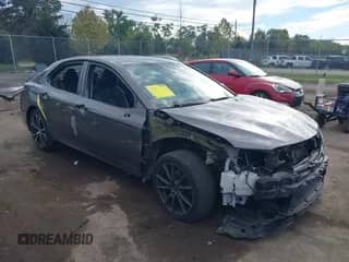 2019 Toyota Camry LE с VIN 4T1B11HK0KU203642, выставлен на аукционе IAAI как лот 43308843 с пробегом 194 862 миль миль и . История ставок и продаж доступна на DreamBid. Изображение 1.