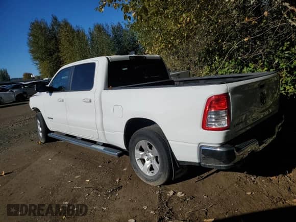 2022 Ram 1500 Big Horn z VIN 1C6SRFMT7NN111135, wystawiony jako Copart lot #69203405 z przebiegiem 48 496 mil mil oraz Szkoda całkowita • Salvage title. Historia ofert i sprzedaży dostępna na DreamBid. Obrazek 2.