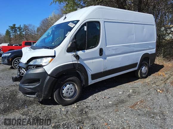 2023 Ram ProMaster Cargo z VIN 3C6LRVBG3PE552692, wystawiony jako Copart lot #49185205 z przebiegiem 17 952 mil mil oraz Szkoda całkowita • Salvage title. Historia ofert i sprzedaży dostępna na DreamBid. Obrazek 1.