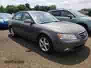 2009 Hyundai Sonata Limited z VIN 5NPEU46F79H443694, wystawiony jako Copart lot #62826755 z przebiegiem 121 642 mil mil oraz Czysty tytuł • Clean title. Historia ofert i sprzedaży dostępna na DreamBid. Obrazek 4.