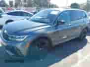 2023 Volkswagen Tiguan SE R-Line Black с VIN 3VVCB7AX6PM025036, выставлен на аукционе IAAI как лот 43137934 с пробегом 61 386 миль миль и . История ставок и продаж доступна на DreamBid. Изображение 17.