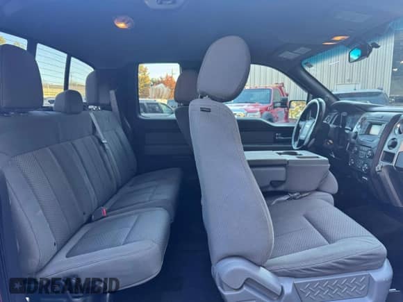 2013 Ford F-150 XL z VIN 1FTFX1ET5DKE13881, wystawiony jako Copart lot #89801475 z przebiegiem 106 557 mil mil oraz Czysty tytuł • Clean title. Historia ofert i sprzedaży dostępna na DreamBid. Obrazek 8.