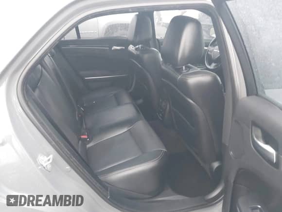 2017 Chrysler 300 S с VIN 2C3CCABG2HH599709, выставлен на аукционе IAAI как лот 42190665 с пробегом 80 681 миль миль и . История ставок и продаж доступна на DreamBid. Изображение 8.