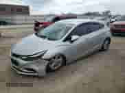 2017 Chevrolet Cruze LT с VIN 3G1BE6SM2HS526074, выставлен на аукционе Copart как лот 52036835 с пробегом 95 793 миль миль и Списание • Salvage title. История ставок и продаж доступна на DreamBid. Изображение 1.