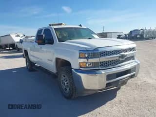 2019 Chevrolet Silverado 2500HD LT z VIN 2GC2KSEGXK1209967, wystawiony jako IAAI lot #41486391 z przebiegiem 134 960 mil mil oraz . Historia ofert i sprzedaży dostępna na DreamBid. Obrazek 1.