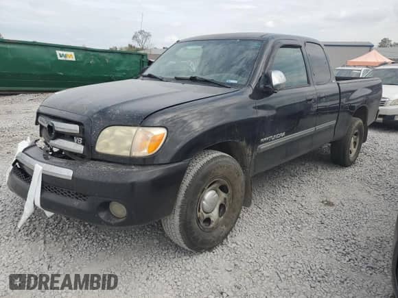 2005 Toyota Tundra SR5 z VIN 5TBRT34115S460803, wystawiony jako Copart lot #83942935 z przebiegiem 210 283 mil mil oraz Szkoda całkowita • Salvage title. Historia ofert i sprzedaży dostępna na DreamBid. Obrazek 1.