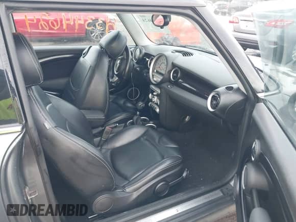 2010 MINI Hardtop S with VIN WMWMF7C50ATZ69679, listed as a IAAI auction lot 43344624 with 117,849 mi miles and . Bid and sale history available at DreamBid. Image 5.