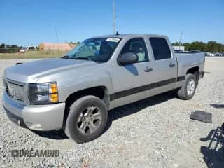 2007 Chevrolet Silverado 1500 1LT with VIN 2GCEC130171655782, listed as a Copart auction lot 76738064 with 210,407 mi miles and Salvage title. Bid and sale history available at DreamBid. Image 1.