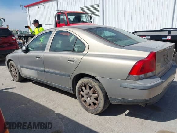 2001 Volvo S60 с VIN YV1RS61RX12066606, выставлен на аукционе IAAI как лот 41801626 с пробегом 161 504 миль миль и . История ставок и продаж доступна на DreamBid. Изображение 14.