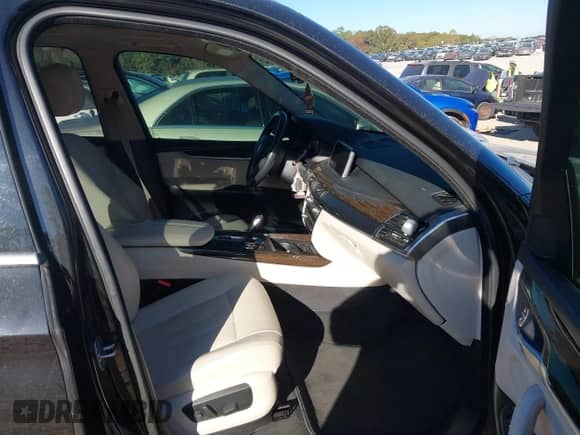 2016 BMW X5 xDrive35i with VIN 5UXKR0C52G0P26585, listed as a IAAI auction lot 43518052 with 137,194 mi miles and . Bid and sale history available at DreamBid. Image 5.