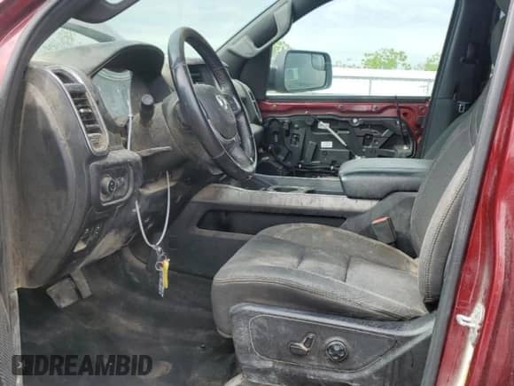 2019 Ram 1500 Big Horn z VIN 1C6RREBTXKN847932, wystawiony jako Copart lot #62378185 z przebiegiem 45 667 mil mil oraz Czysty tytuł • Clean title. Historia ofert i sprzedaży dostępna na DreamBid. Obrazek 7.