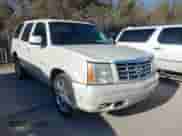 2006 Cadillac Escalade z VIN 1GYEC63NX6R152003, wystawiony jako IAAI lot #41638307 z przebiegiem 161 608 mil mil oraz . Historia ofert i sprzedaży dostępna na DreamBid. Obrazek 1.