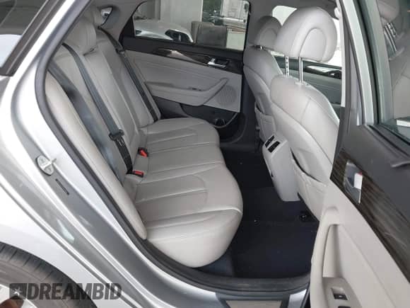 2015 Hyundai Sonata Limited z VIN 5NPE34AF0FH038895, wystawiony jako IAAI lot #43193189 z przebiegiem 103 857 mil mil oraz . Historia ofert i sprzedaży dostępna na DreamBid. Obrazek 8.