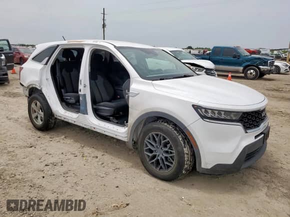 2022 Kia Sorento LX with VIN 5XYRG4LC7NG137969, listed as a Copart auction lot 66643995 with 55,430 mi miles and Salvage title. Bid and sale history available at DreamBid. Image 4.