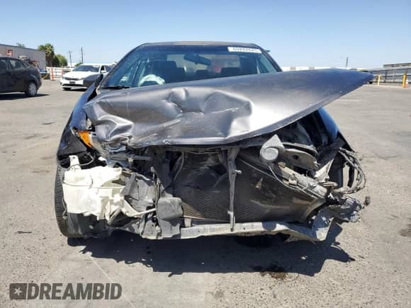 2014 Toyota Camry L with VIN 4T1BF1FK0EU379616, listed as a Copart auction lot 69282625 with 231,177 mi miles and Salvage title. Bid and sale history available at DreamBid. Image 5.