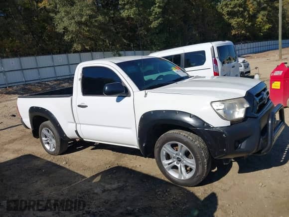 2014 Toyota Tacoma with VIN 5TFNX4CN0EX037001, listed as a IAAI auction lot 43416705 with 274,630 mi miles and . Bid and sale history available at DreamBid. Image 13.